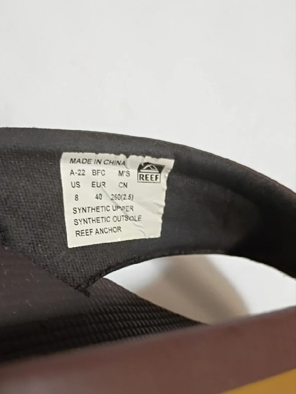 Reef Anchor Men’s Chocolate Brown Flip Flops Size 8